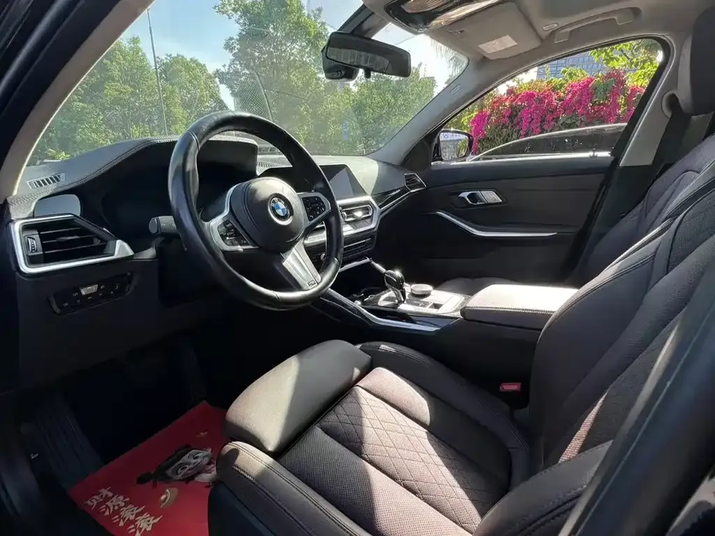 BMW 3 Series 2022 из CN, фото 2