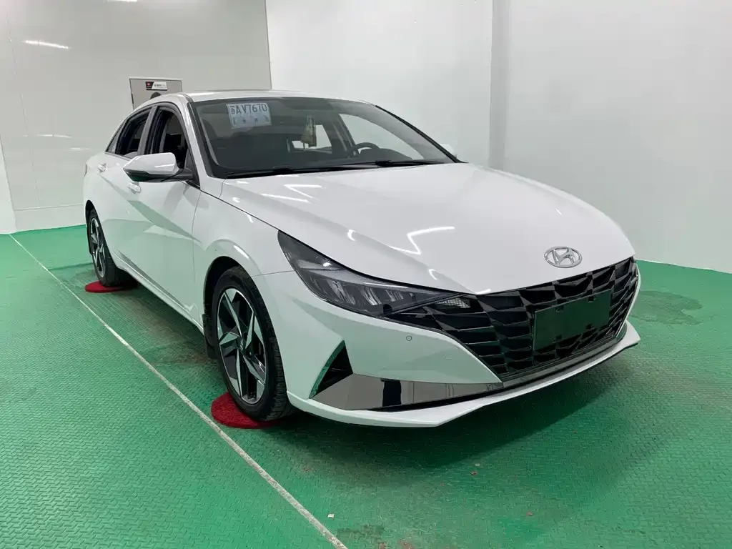 Hyundai Elantra 2023 из CN, фото 2