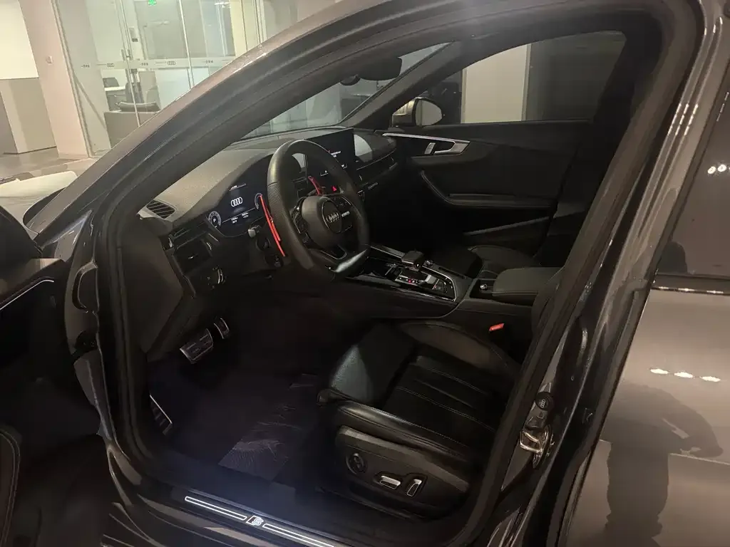 Audi A4L 2024 из CN, фото 8