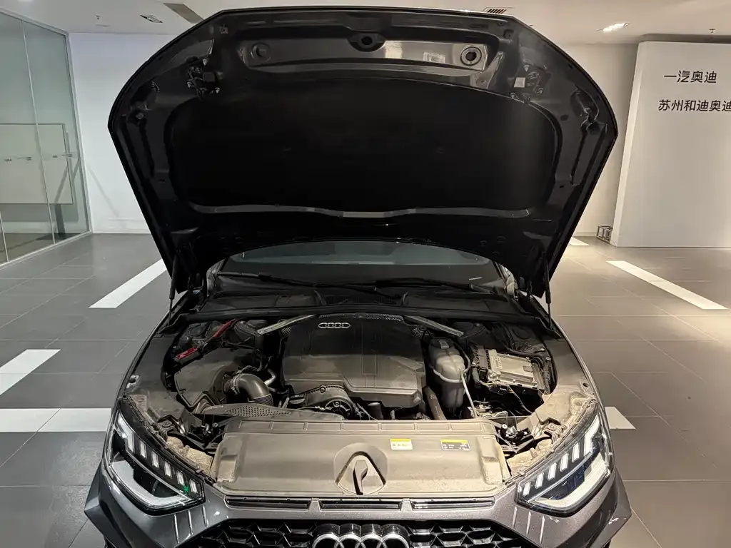 Audi A4L 2024 из CN, фото 7