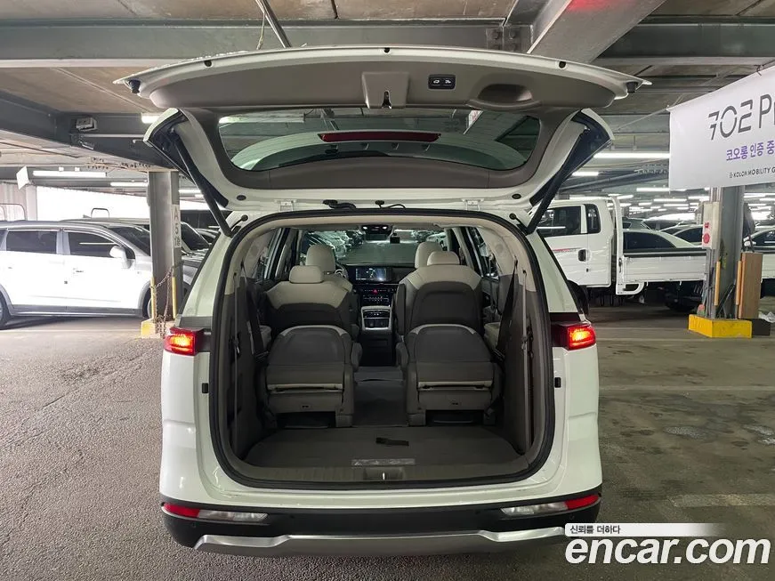 Kia Carnival — фото 10