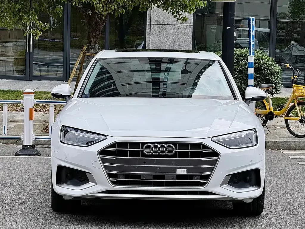Audi A4L 2023 из CN, фото 9