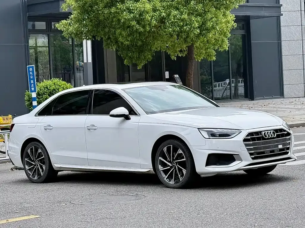 Audi A4L 2023 из CN, фото 10