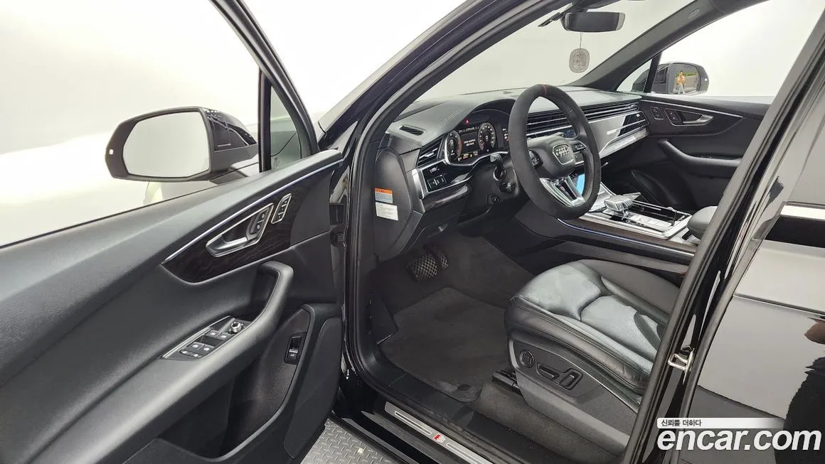 Audi Q7 2023 из KR, фото 9