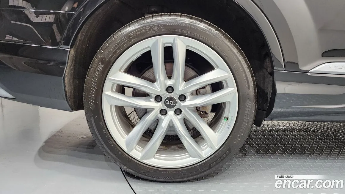 Audi Q7 2023 из KR, фото 8