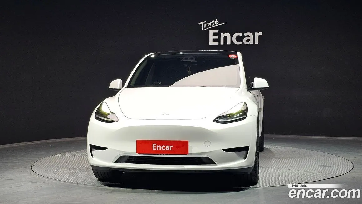 Tesla Model Y — фото 8
