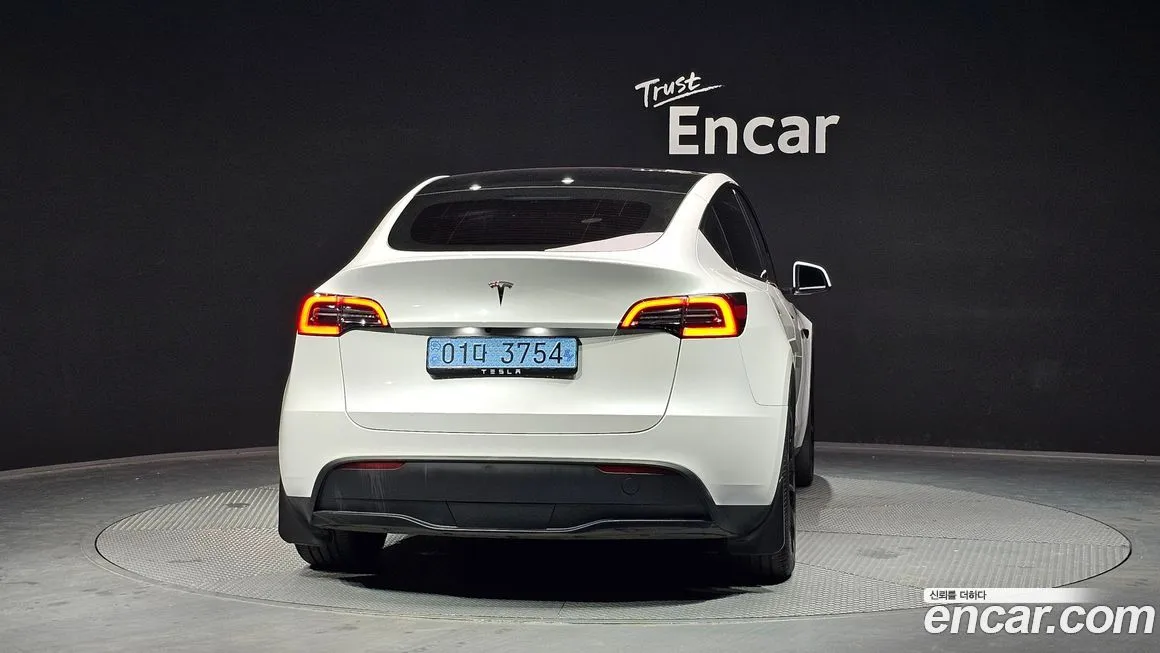 Tesla Model Y — фото 6