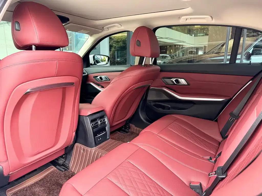 BMW 3 Series 2024 из CN, фото 9