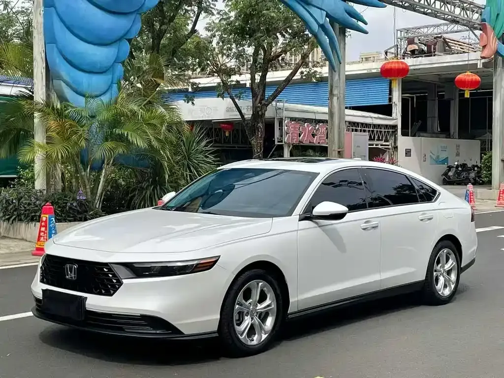 Honda Accord — фото 1