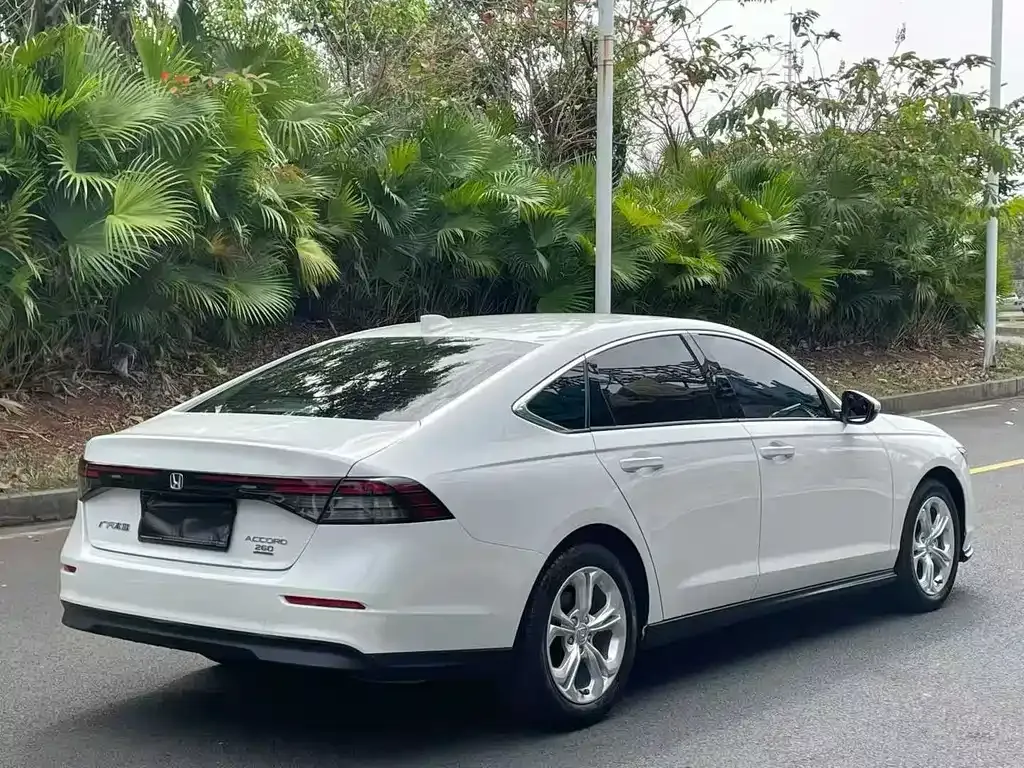 Honda Accord — фото 4