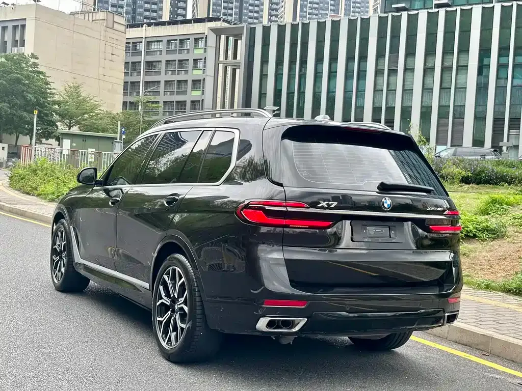 BMW X7 — фото 8