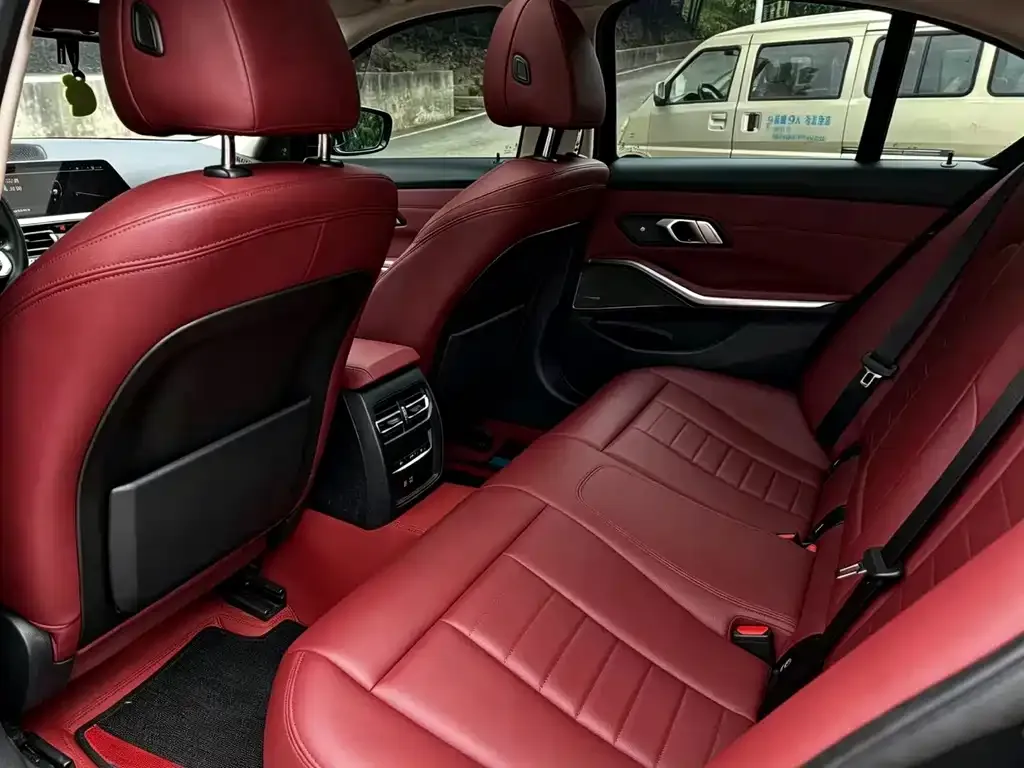 BMW 3 Series 2021 из CN, фото 8