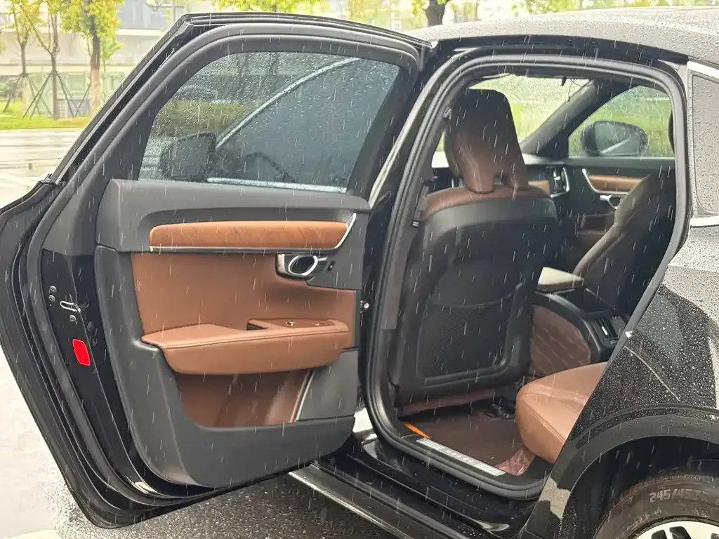 Volvo S90 2025 из CN, фото 2