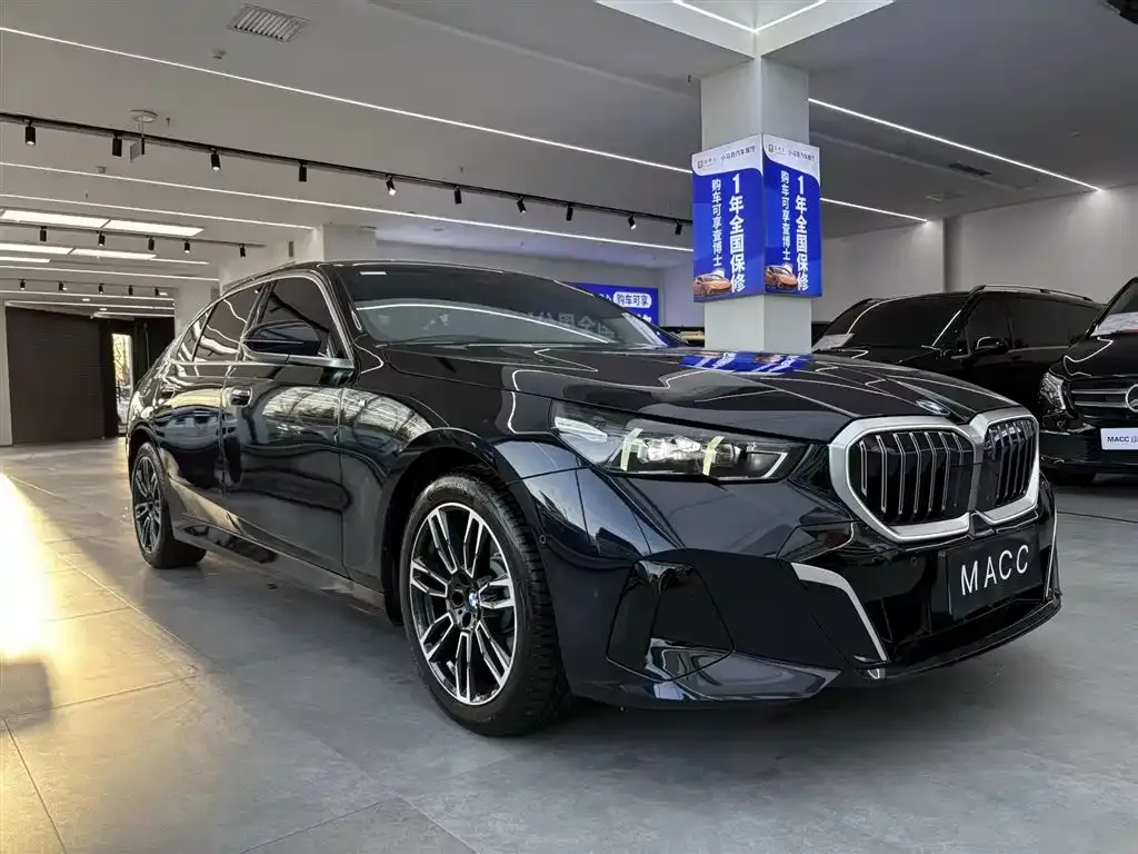 BMW 5 Series 2025 из CN, фото 1