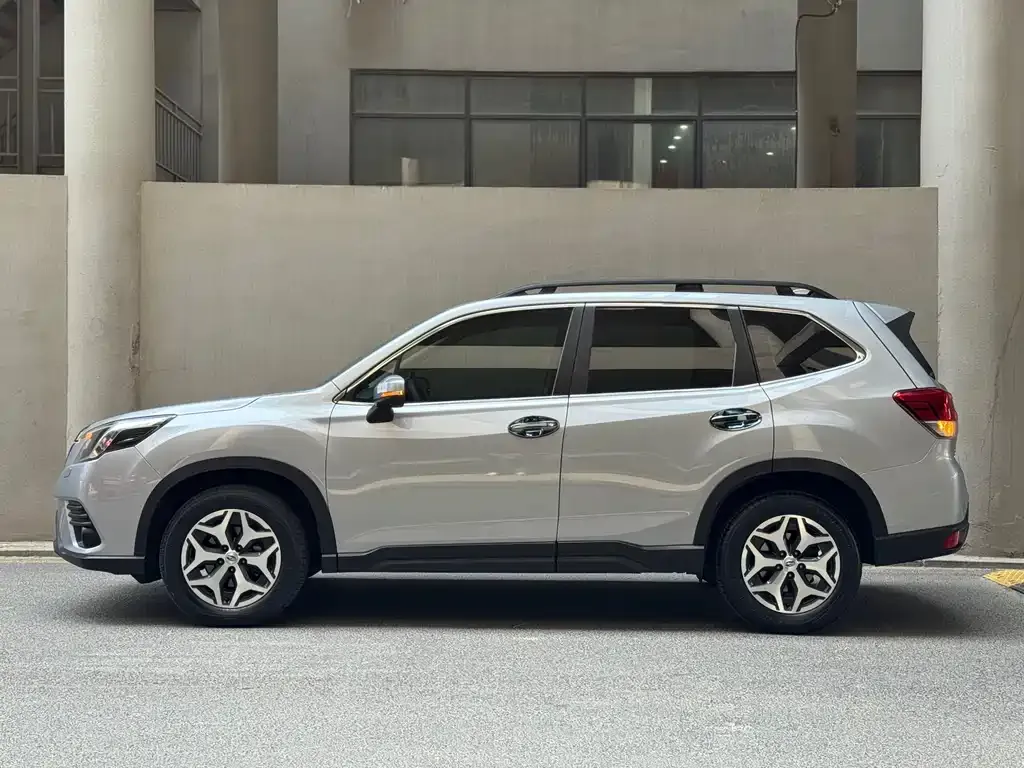 Subaru Forester 2022 из CN, фото 3