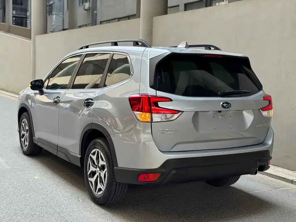 Subaru Forester 2022 из CN, фото 2
