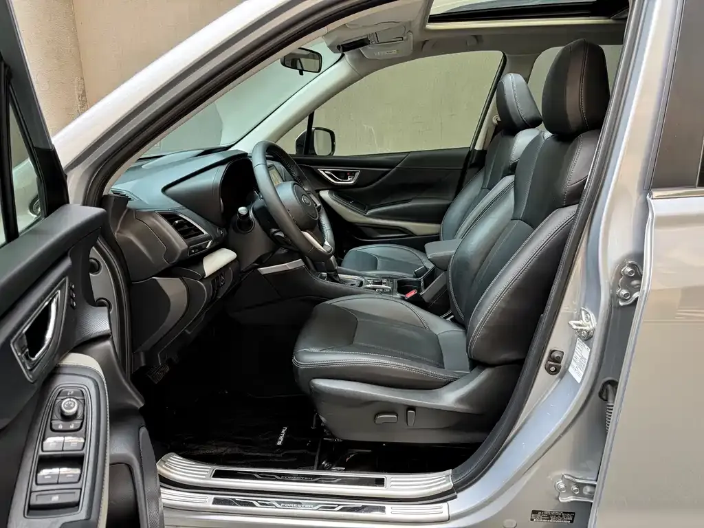 Subaru Forester 2022 из CN, фото 8