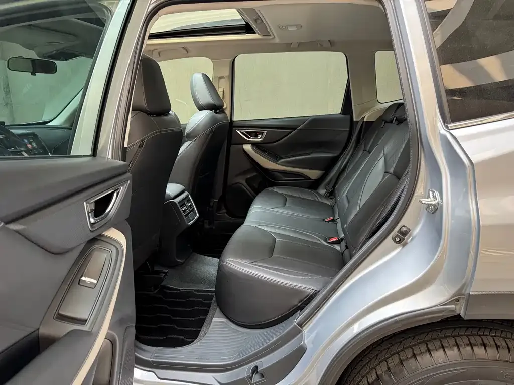 Subaru Forester 2022 из CN, фото 4