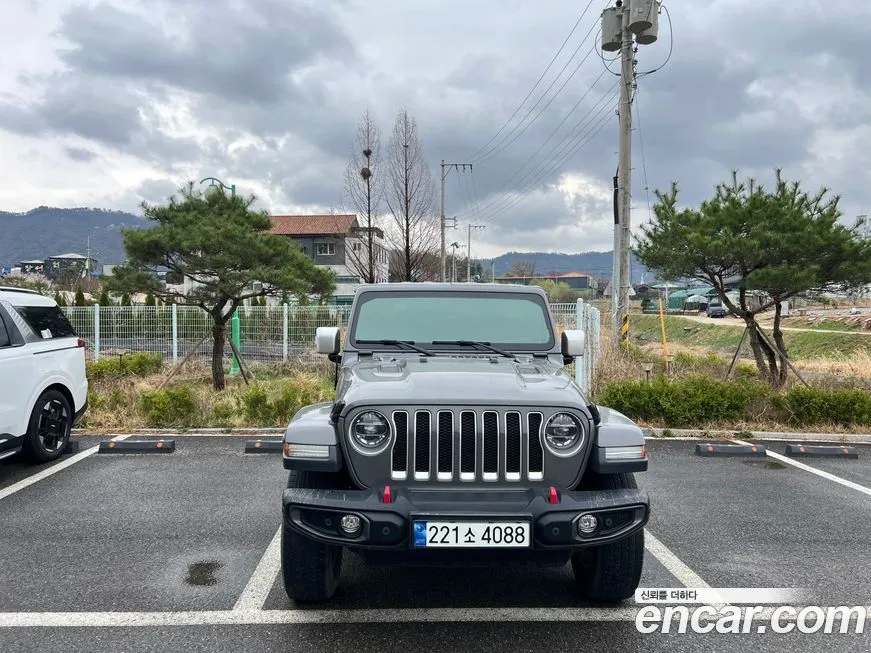 Jeep Wrangler — фото 1