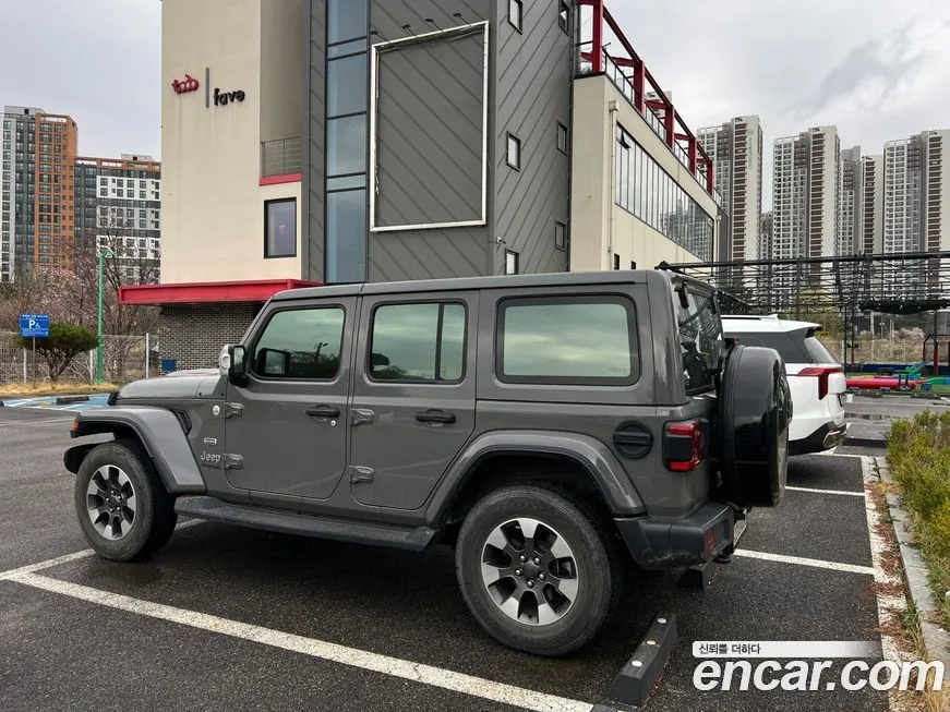Jeep Wrangler — фото 10