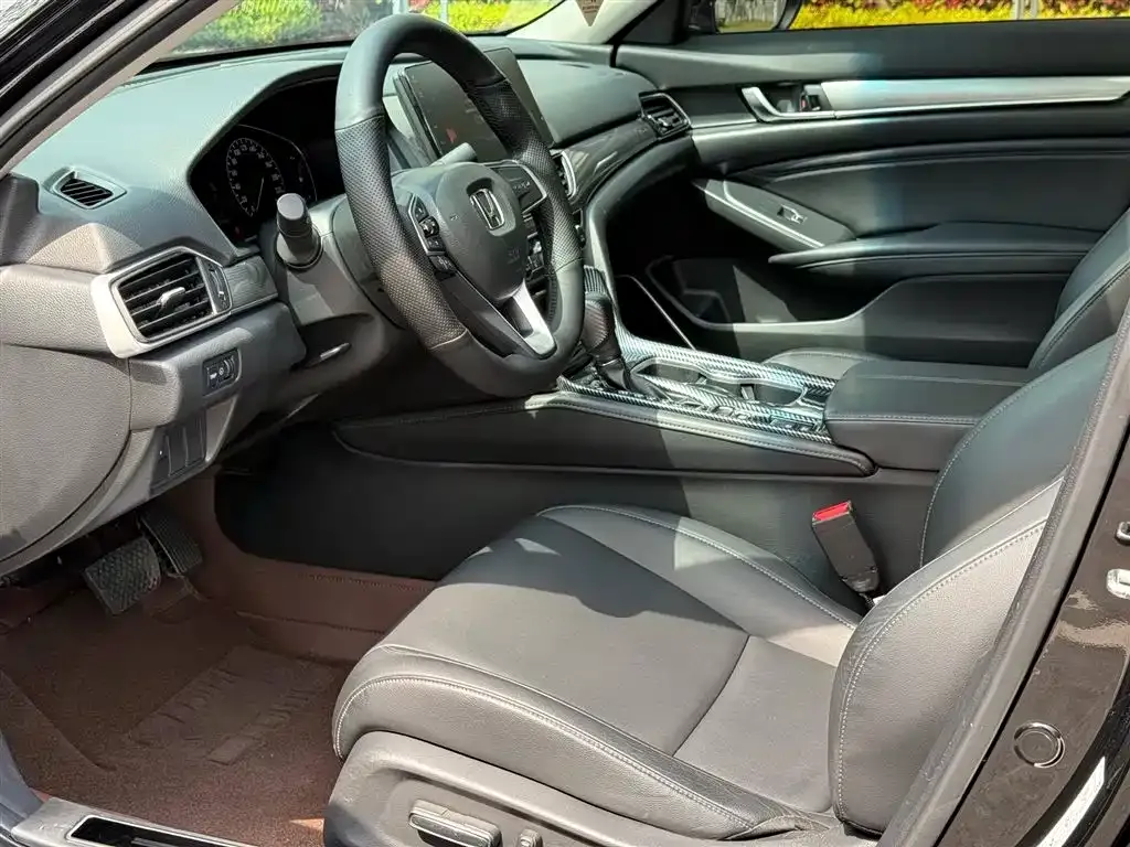 Honda Accord — фото 6