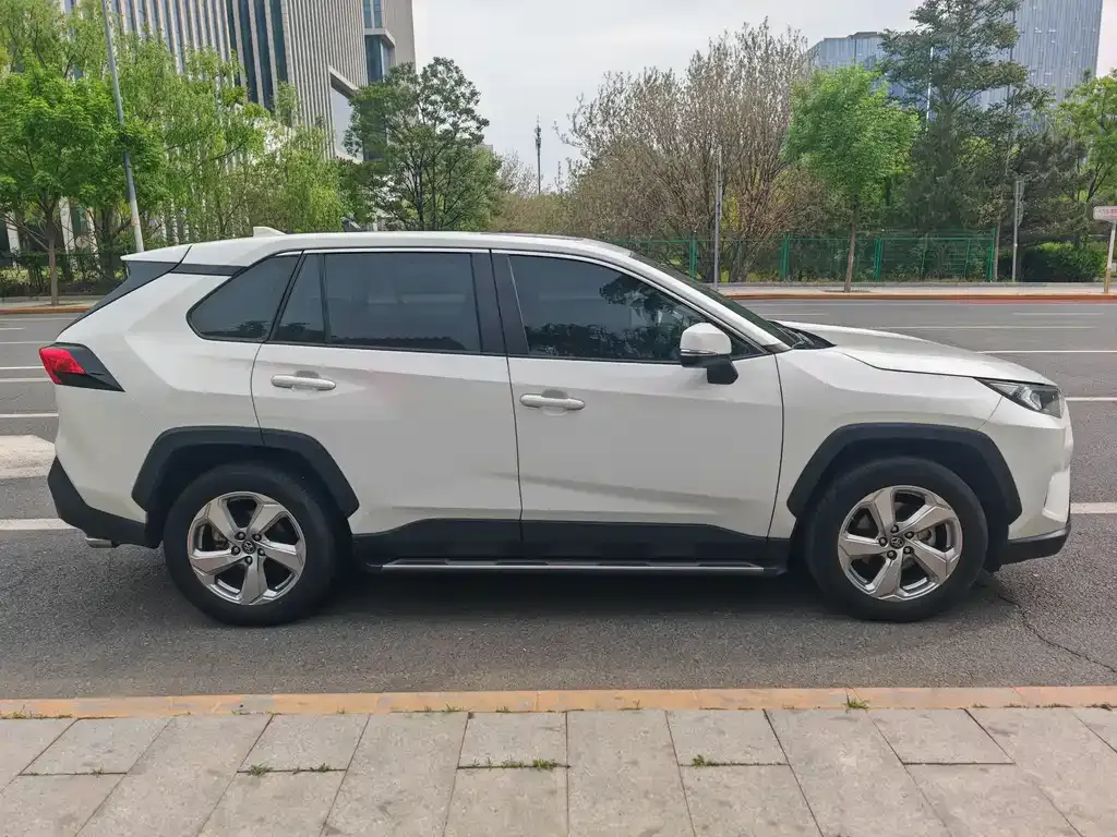 Toyota RAV4 2021 из CN, фото 5