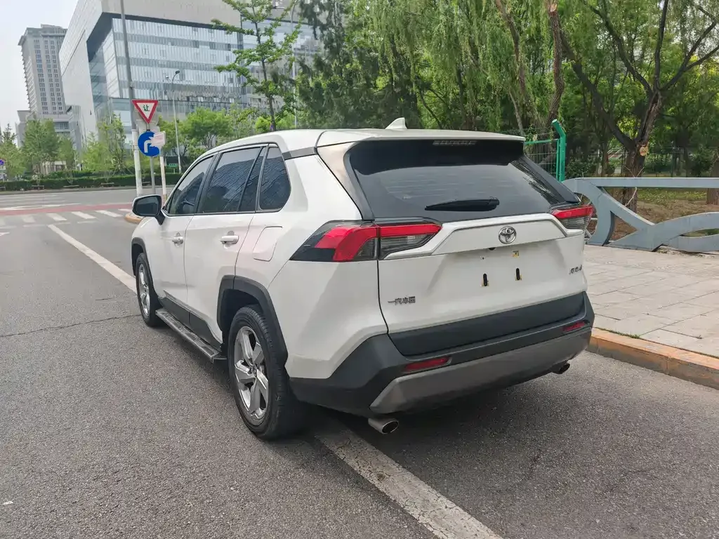 Toyota RAV4 2021 из CN, фото 8
