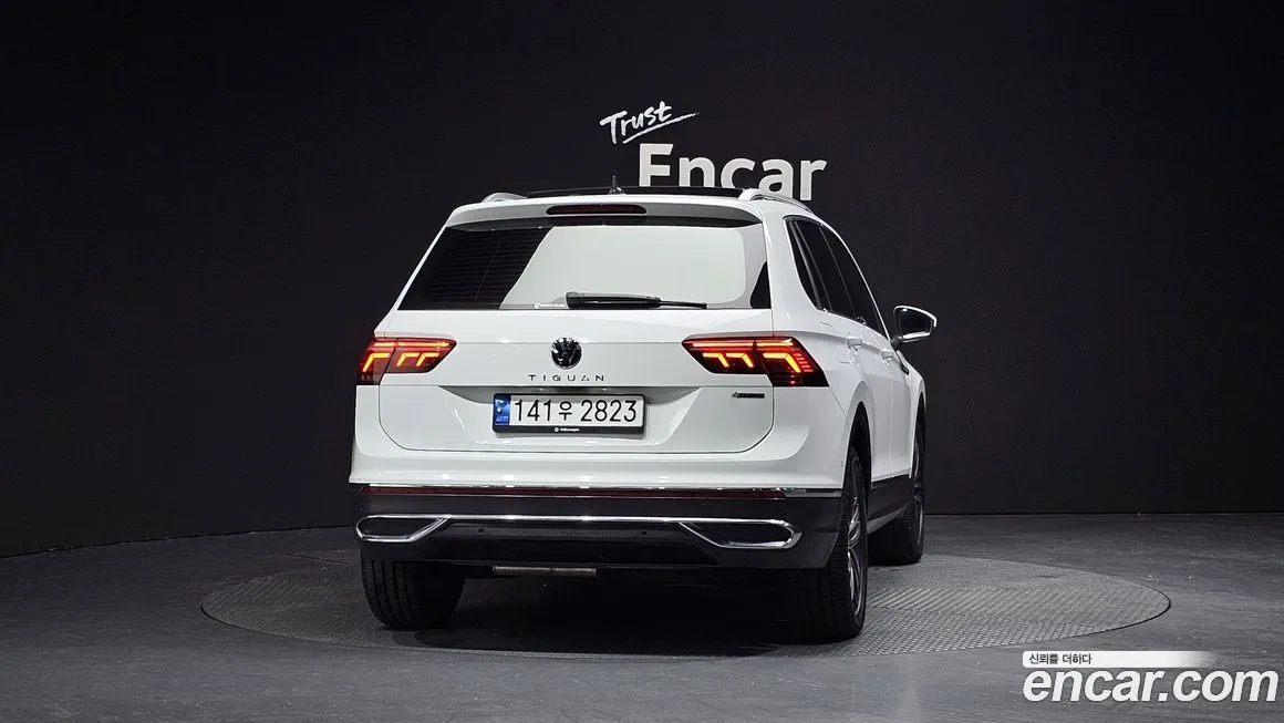 Volkswagen Tiguan — фото 2
