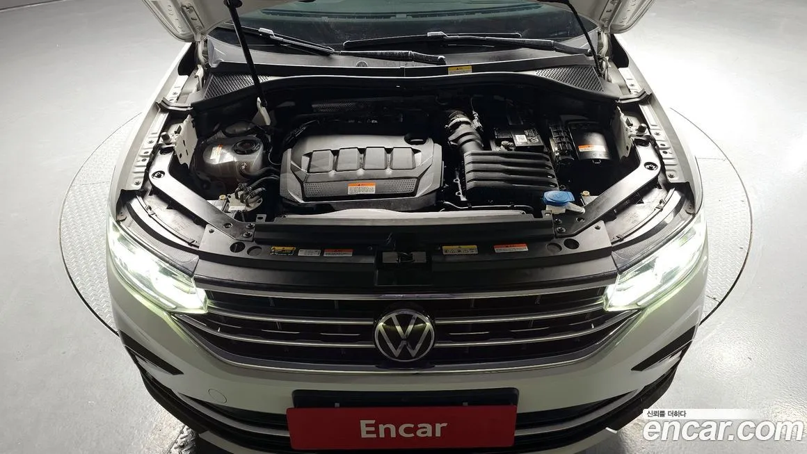 Volkswagen Tiguan — фото 8