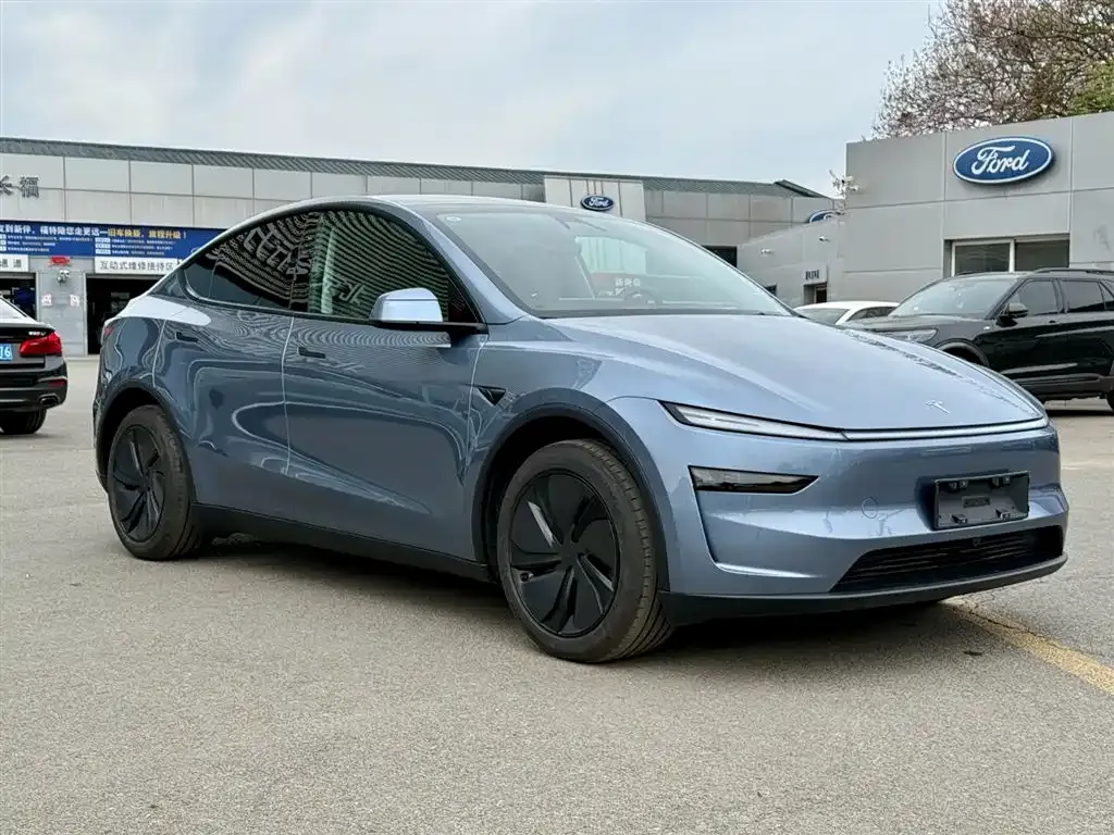 Tesla Model Y 2025 из CN, фото 7