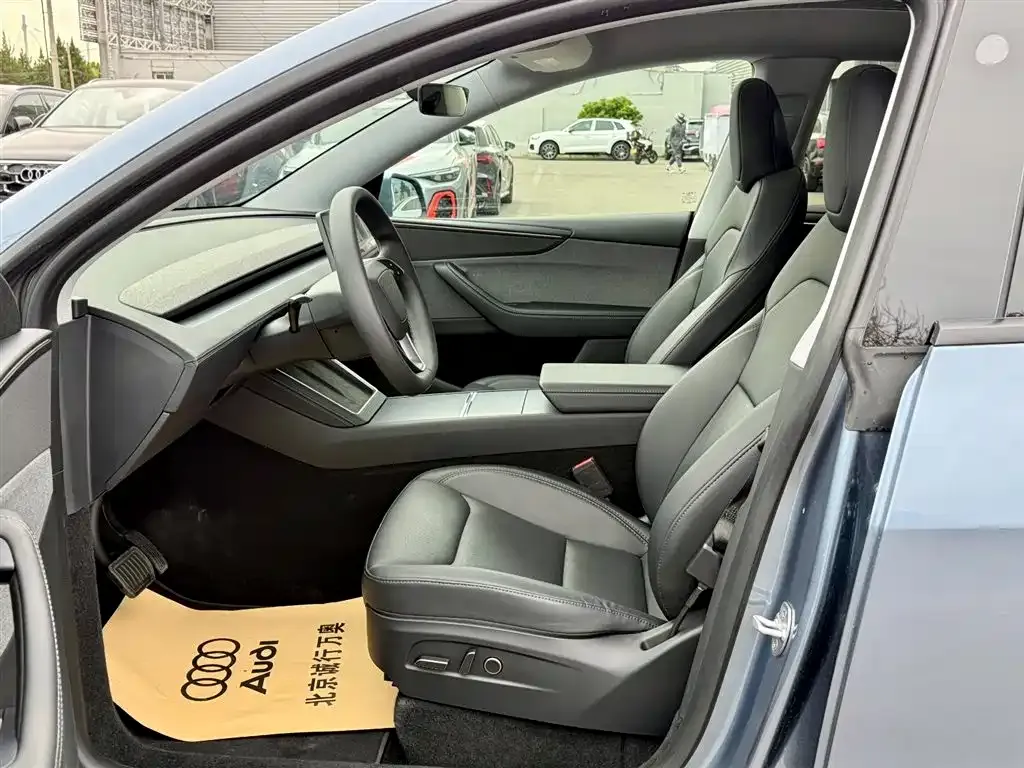 Tesla Model Y 2025 из CN, фото 3
