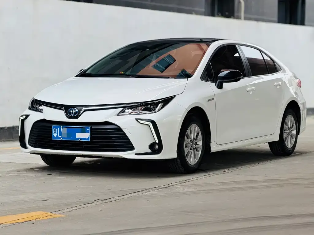 Toyota Corolla 2023 из CN, фото 1