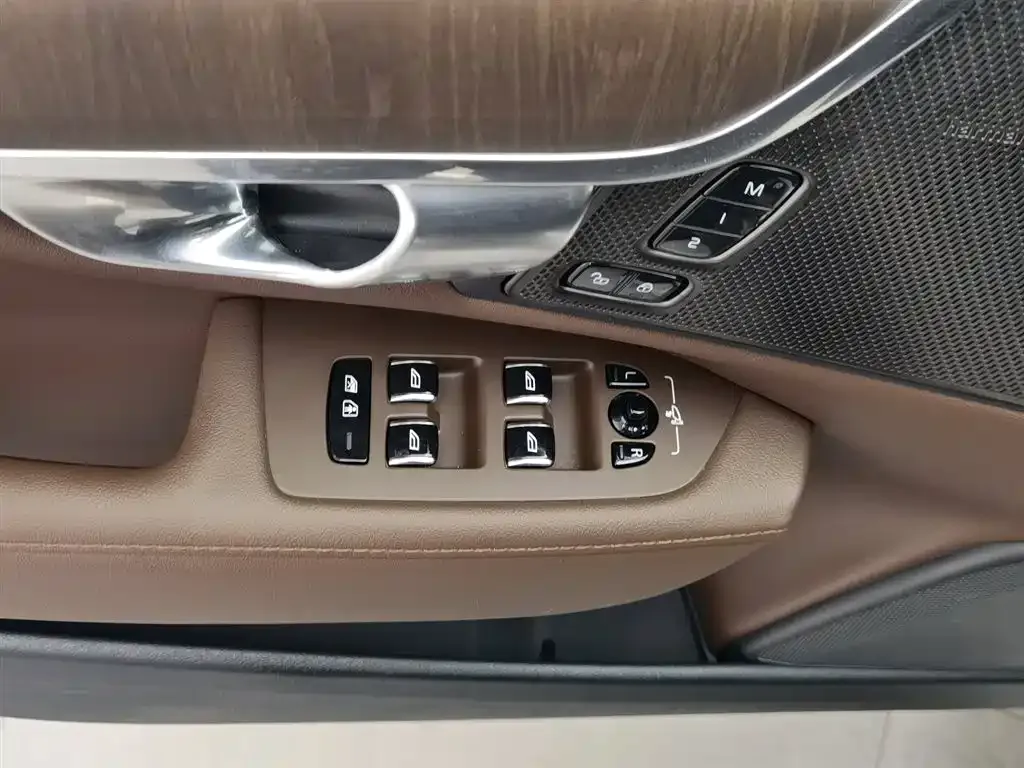 Volvo S90 — фото 10