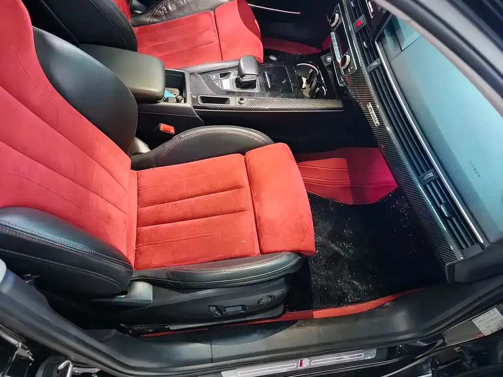 Audi A4L 2021 из CN, фото 10