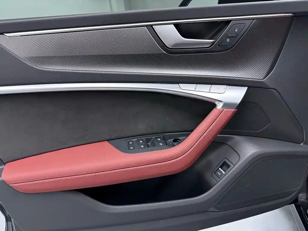 Audi A7L 2024 из CN, фото 4