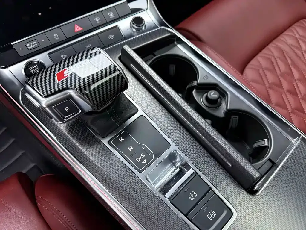 Audi A7L 2024 из CN, фото 8