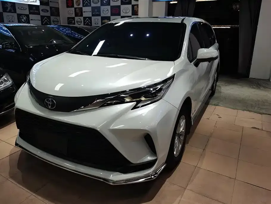 Toyota Granvia 2024 из CN, фото 1