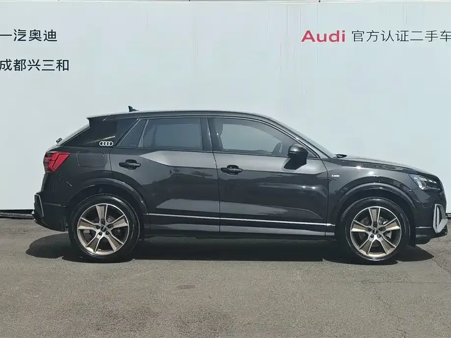 Audi Q2L — фото 2