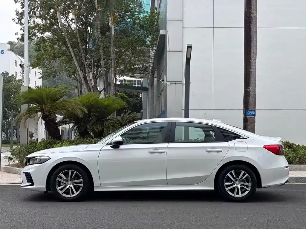 Honda Civic 2024 из CN, фото 9