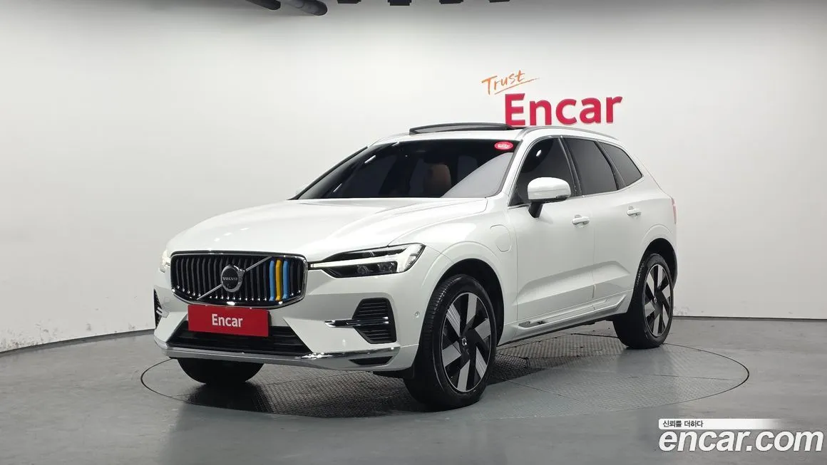 Volvo XC60 — фото 1