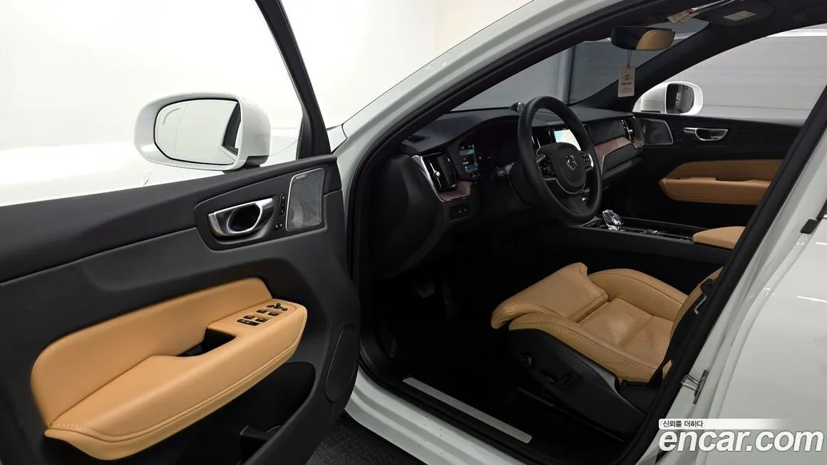 Volvo XC60 — фото 4