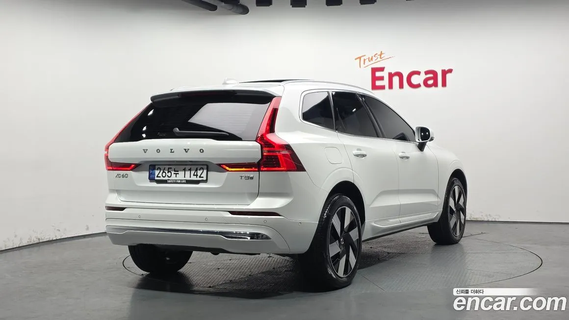 Volvo XC60 — фото 6