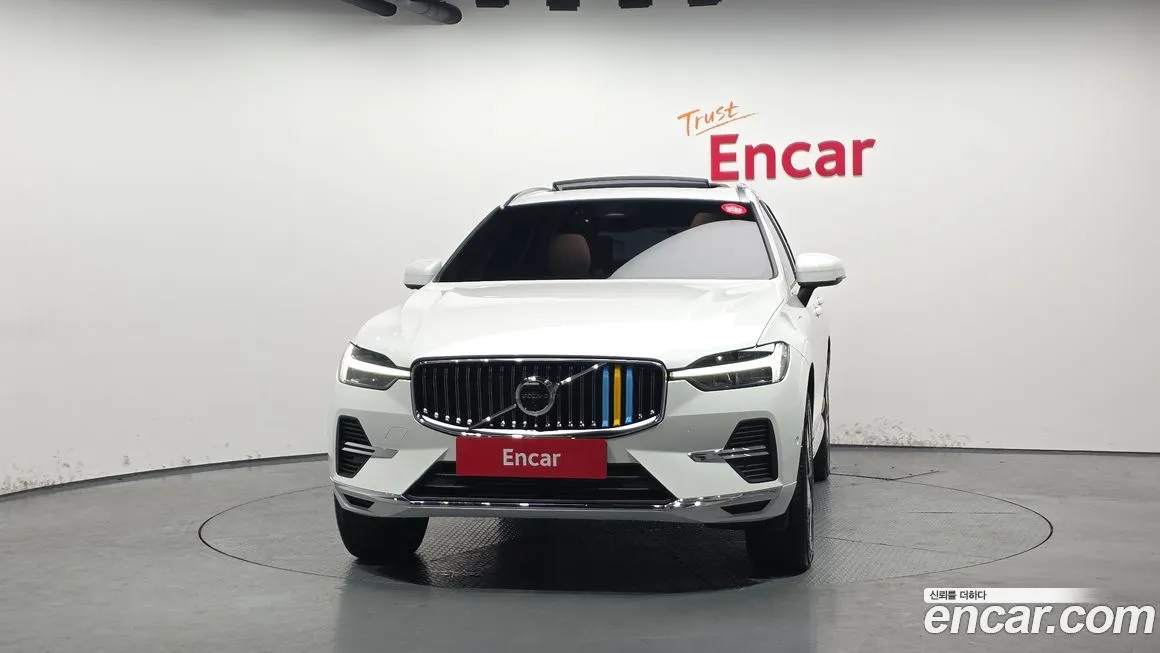 Volvo XC60 — фото 2