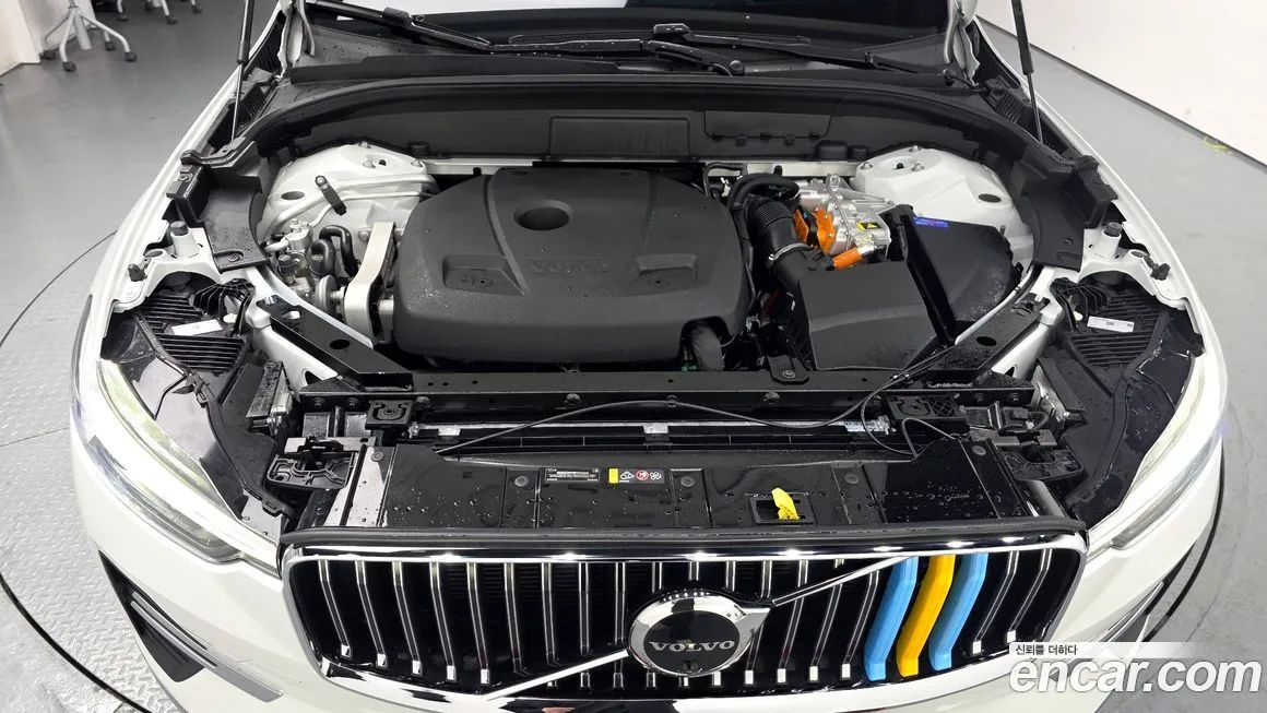 Volvo XC60 — фото 10