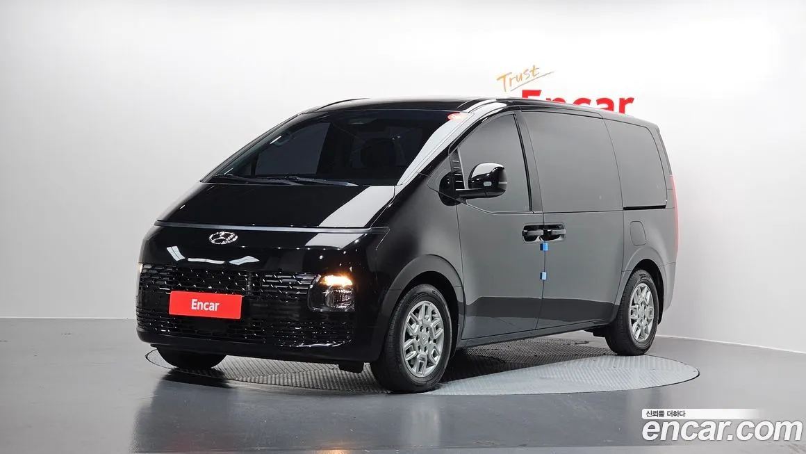 Hyundai Staria — фото 1