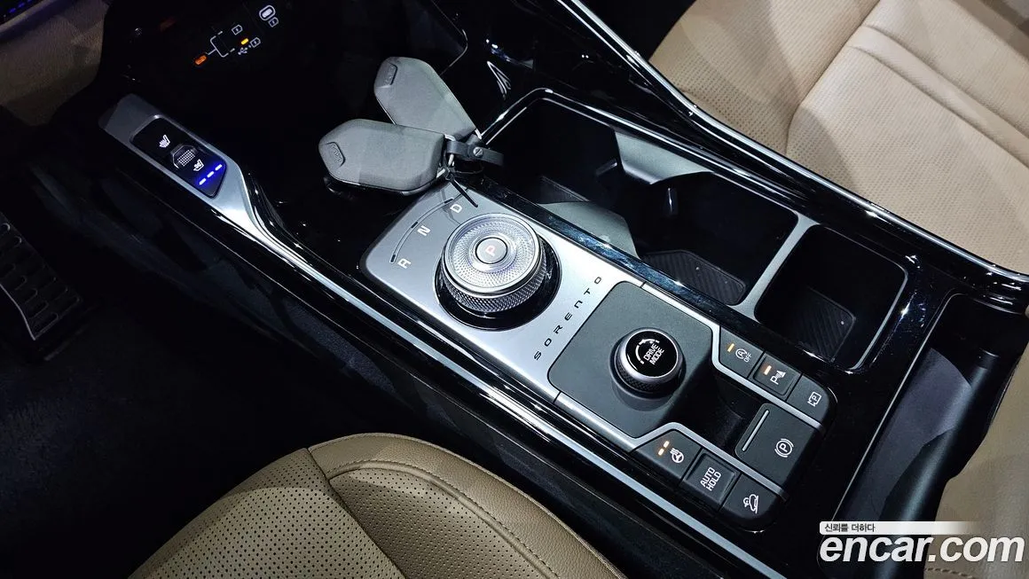 Kia Sorento — фото 9