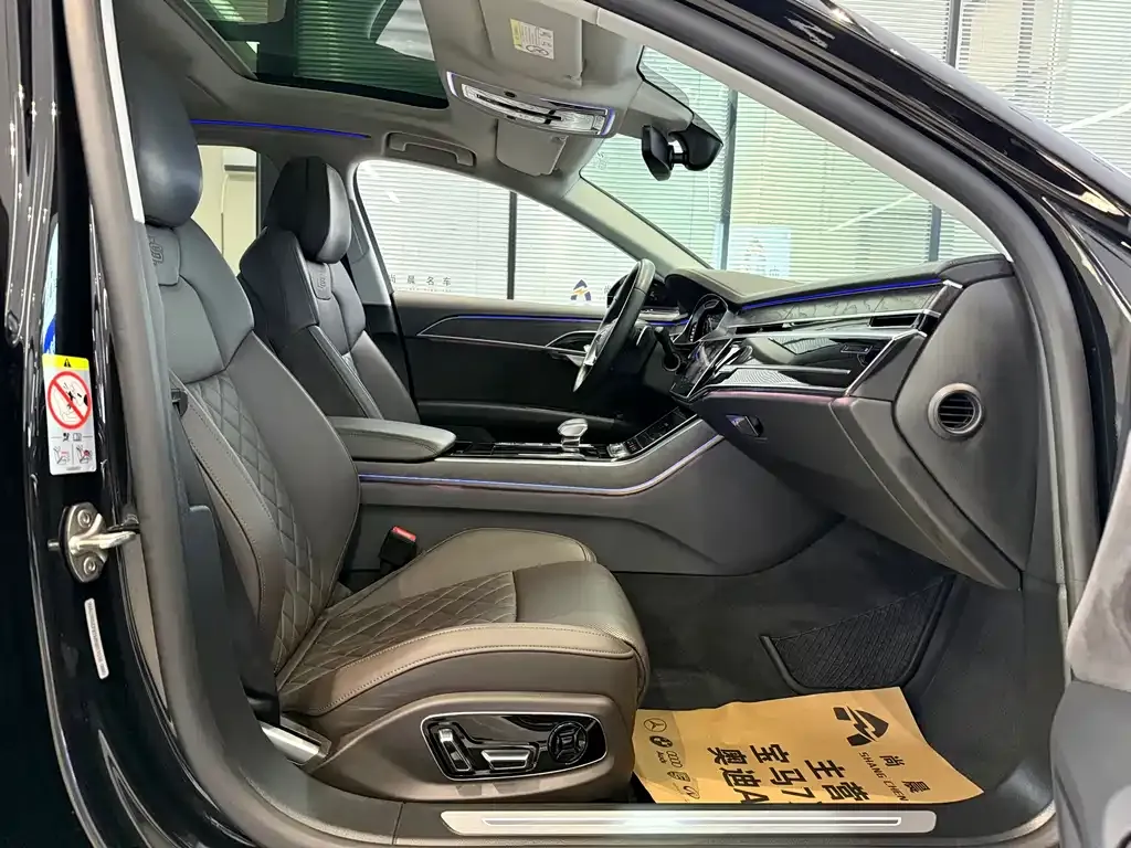 Audi A8 2021 из CN, фото 2