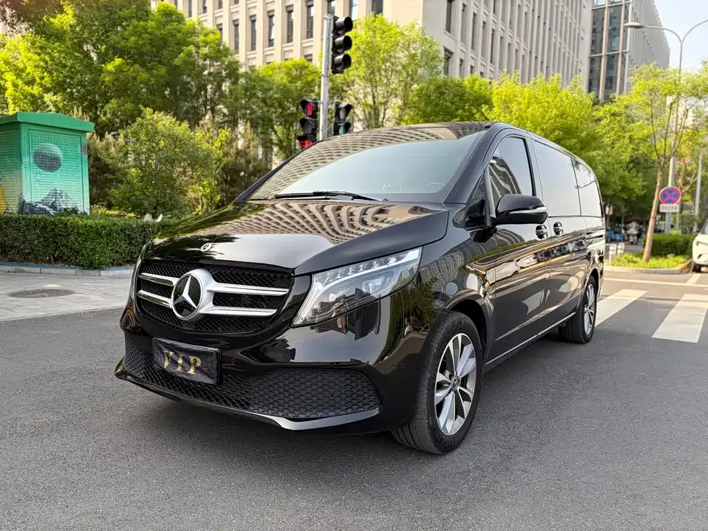 Mercedes-Benz V-Class 2023 из CN, фото 1