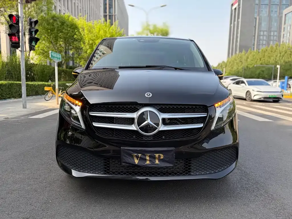 Mercedes-Benz V-Class 2023 из CN, фото 7
