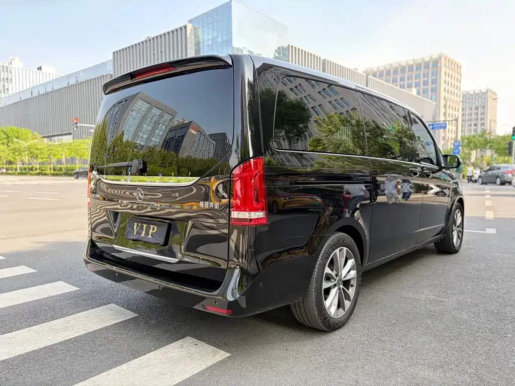 Mercedes-Benz V-Class 2023 из CN, фото 6